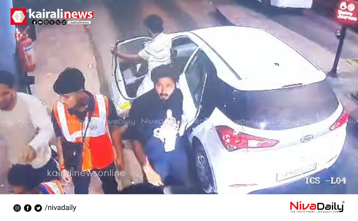 Kasaragod toll plaza clash