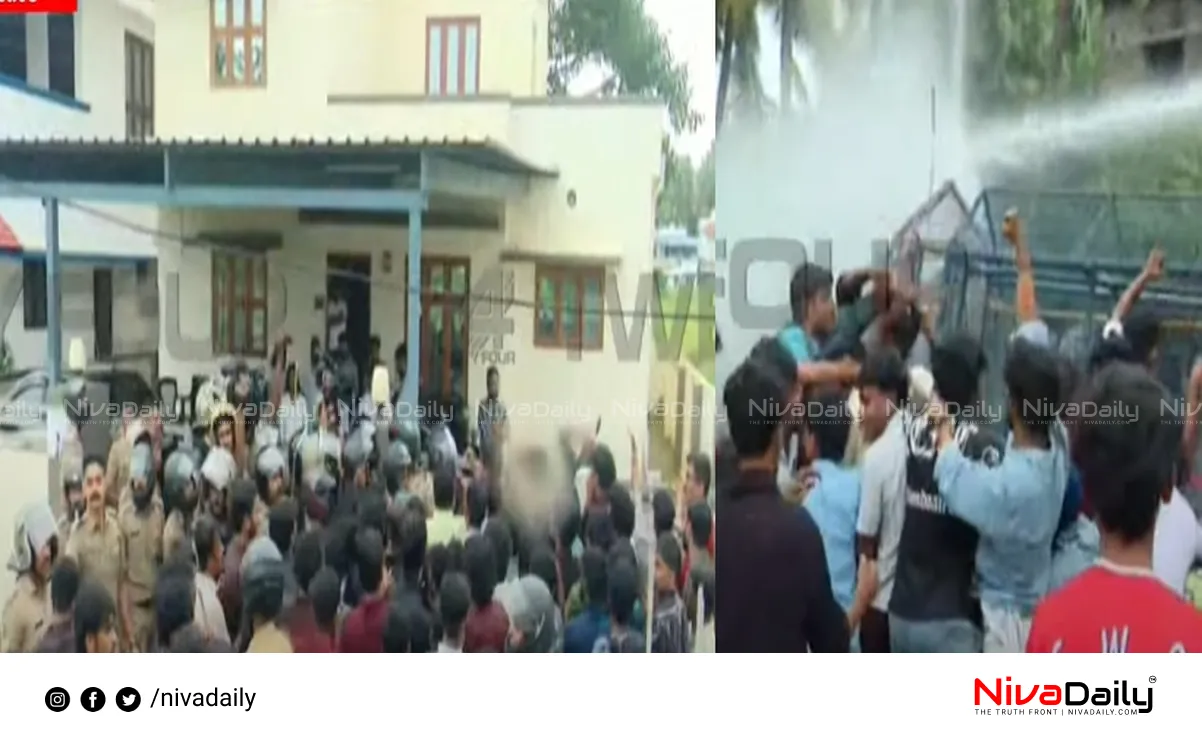 Rahul Mamkootathil protest